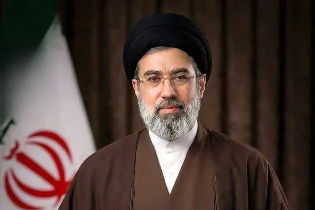دست خدا بر سر ما خامنه‌ای رهبر ما